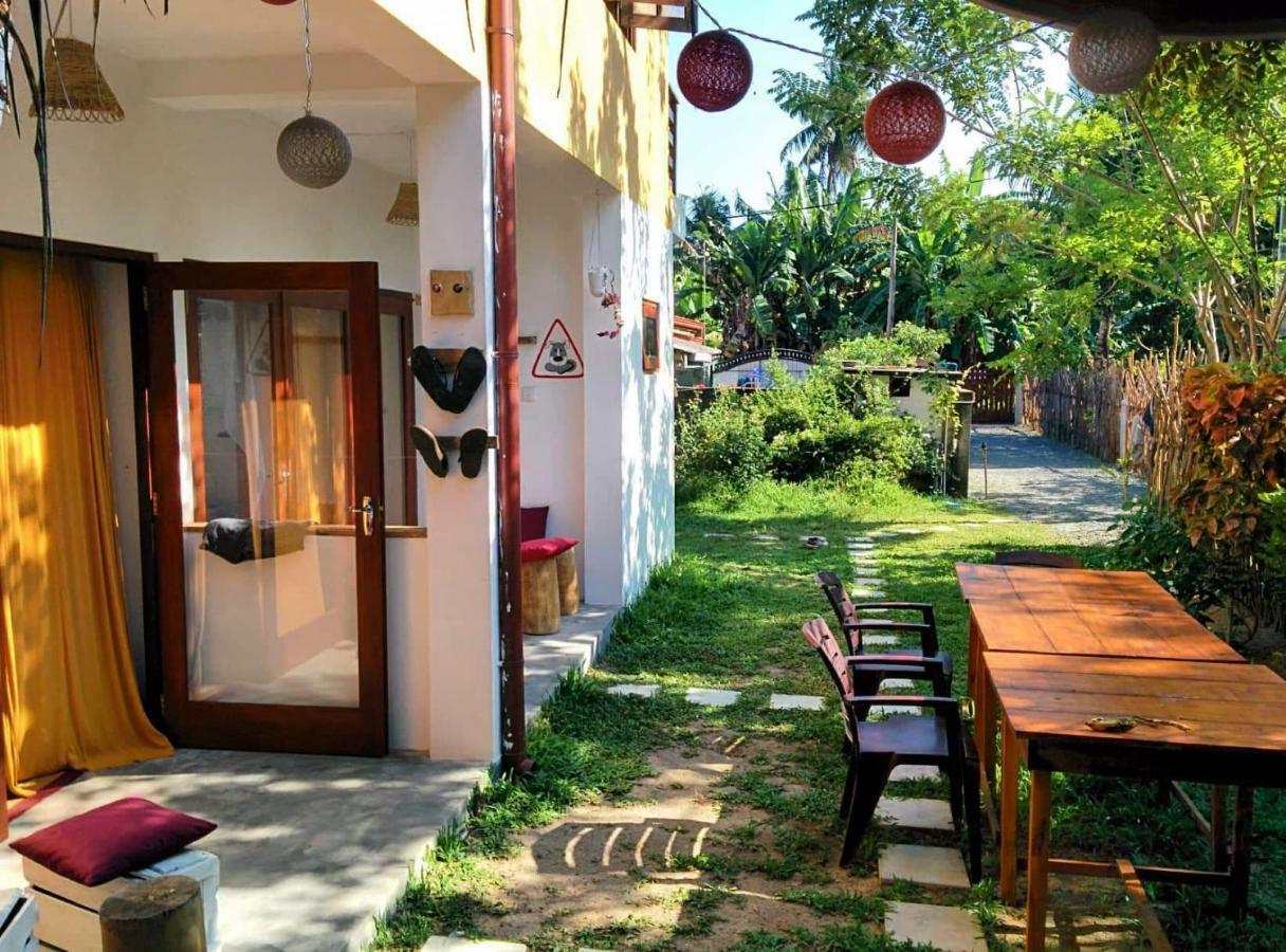 Chez Podi Surf Stay Mirissa Exterior photo